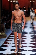 ドルチェ＆ガッバーナ 2017年春夏メンズコレクション - ジャズ×トロピカル、音楽を身に纏い踊る夜｜写真29