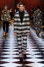 ドルチェ＆ガッバーナ 2017年春夏メンズコレクション - ジャズ×トロピカル、音楽を身に纏い踊る夜｜写真31