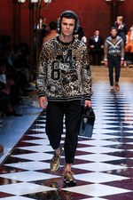 ドルチェ＆ガッバーナ 2017年春夏メンズコレクション - ジャズ×トロピカル、音楽を身に纏い踊る夜｜写真32