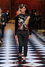 ドルチェ＆ガッバーナ 2017年春夏メンズコレクション - ジャズ×トロピカル、音楽を身に纏い踊る夜｜写真40