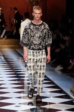 ドルチェ＆ガッバーナ 2017年春夏メンズコレクション - ジャズ×トロピカル、音楽を身に纏い踊る夜｜写真42