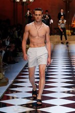 ドルチェ＆ガッバーナ 2017年春夏メンズコレクション - ジャズ×トロピカル、音楽を身に纏い踊る夜｜写真62