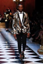 ドルチェ＆ガッバーナ 2017年春夏メンズコレクション - ジャズ×トロピカル、音楽を身に纏い踊る夜｜写真95