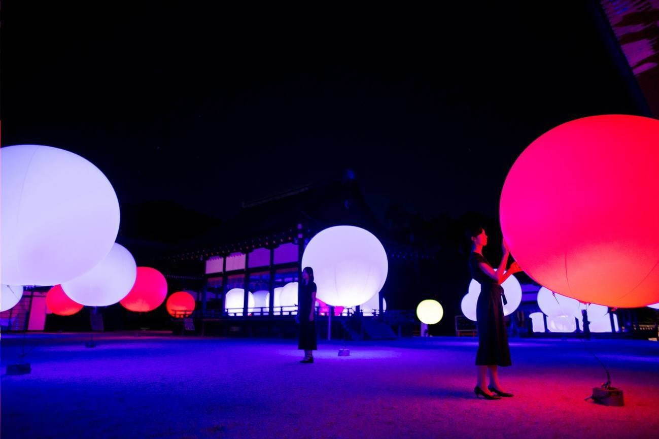 京都・下鴨神社で「光の祭」チームラボが参道＆神社を光と音の幻想空間に変える｜写真5