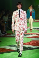 グッチ 2017年春夏メンズコレクション - 草も動物も芸術も、全てを“愛し”見える美を繋いで｜写真13