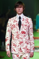 グッチ 2017年春夏メンズコレクション - 草も動物も芸術も、全てを“愛し”見える美を繋いで｜写真14