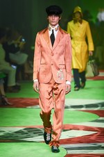 グッチ 2017年春夏メンズコレクション - 草も動物も芸術も、全てを“愛し”見える美を繋いで｜写真17