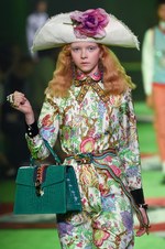 グッチ 2017年春夏メンズコレクション - 草も動物も芸術も、全てを“愛し”見える美を繋いで｜写真22