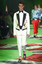 グッチ 2017年春夏メンズコレクション - 草も動物も芸術も、全てを“愛し”見える美を繋いで｜写真37