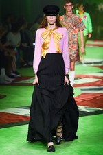 グッチ 2017年春夏メンズコレクション - 草も動物も芸術も、全てを“愛し”見える美を繋いで｜写真43