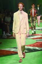 グッチ 2017年春夏メンズコレクション - 草も動物も芸術も、全てを“愛し”見える美を繋いで｜写真78