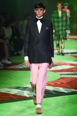 グッチ 2017年春夏メンズコレクション - 草も動物も芸術も、全てを“愛し”見える美を繋いで｜写真82