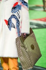 グッチ 2017年春夏メンズコレクション - 草も動物も芸術も、全てを“愛し”見える美を繋いで｜写真91