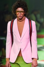 グッチ 2017年春夏メンズコレクション - 草も動物も芸術も、全てを“愛し”見える美を繋いで｜写真97