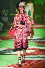 グッチ 2017年春夏メンズコレクション - 草も動物も芸術も、全てを“愛し”見える美を繋いで｜写真127