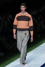 フェンディ 2017年春夏メンズコレクション - 降りそそぐ太陽の下、駈けだした旅人たち｜写真3