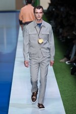 フェンディ 2017年春夏メンズコレクション - 降りそそぐ太陽の下、駈けだした旅人たち｜写真4