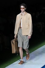 フェンディ 2017年春夏メンズコレクション - 降りそそぐ太陽の下、駈けだした旅人たち｜写真18