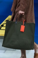 フェンディ 2017年春夏メンズコレクション - 降りそそぐ太陽の下、駈けだした旅人たち｜写真21