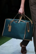 フェンディ 2017年春夏メンズコレクション - 降りそそぐ太陽の下、駈けだした旅人たち｜写真23