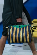 フェンディ 2017年春夏メンズコレクション - 降りそそぐ太陽の下、駈けだした旅人たち｜写真28