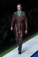 フェンディ 2017年春夏メンズコレクション - 降りそそぐ太陽の下、駈けだした旅人たち｜写真31