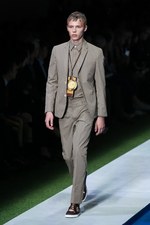 フェンディ 2017年春夏メンズコレクション - 降りそそぐ太陽の下、駈けだした旅人たち｜写真40