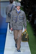 フェンディ 2017年春夏メンズコレクション - 降りそそぐ太陽の下、駈けだした旅人たち｜写真44