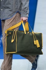 フェンディ 2017年春夏メンズコレクション - 降りそそぐ太陽の下、駈けだした旅人たち｜写真45