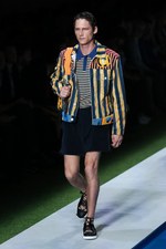 フェンディ 2017年春夏メンズコレクション - 降りそそぐ太陽の下、駈けだした旅人たち｜写真46