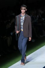 フェンディ 2017年春夏メンズコレクション - 降りそそぐ太陽の下、駈けだした旅人たち｜写真65