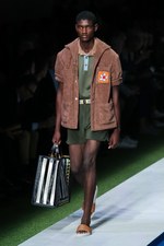 フェンディ 2017年春夏メンズコレクション - 降りそそぐ太陽の下、駈けだした旅人たち｜写真72