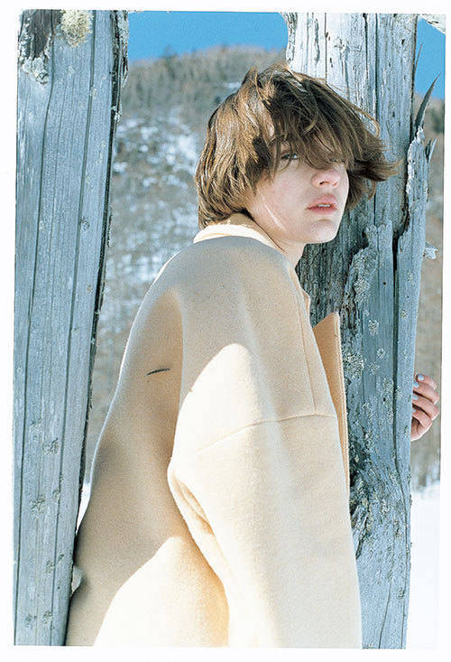 エンフォルド 16年秋冬 - ツイードコートが巻き付いたTシャツやカーディガンを貼り付けたニット｜写真9