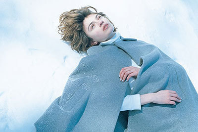 エンフォルド 16年秋冬 - ツイードコートが巻き付いたTシャツやカーディガンを貼り付けたニット