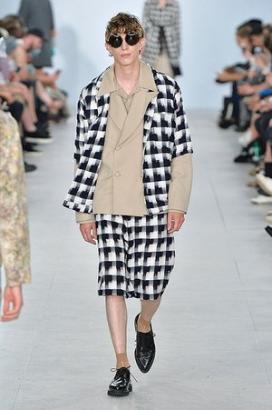 アギ＆サム(AGI & SAM) 2017年春夏ウィメンズ&メンズコレクション  - 写真3