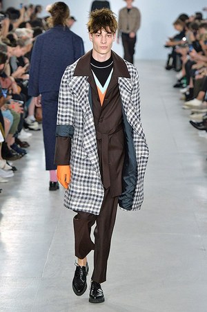 アギ＆サム(AGI & SAM) 2017年春夏ウィメンズ&メンズコレクション  - 写真7