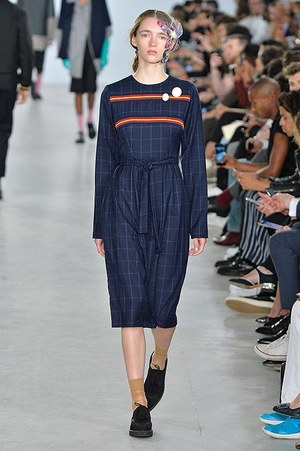 アギ＆サム(AGI & SAM) 2017年春夏ウィメンズ&メンズコレクション  - 写真23