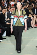 ジバンシィ バイ リカルド ティッシ17年春夏メンズコレクション - 永続性の中にあるピースフルな旅｜写真20