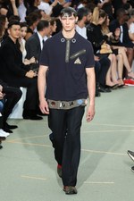 ジバンシィ バイ リカルド ティッシ17年春夏メンズコレクション - 永続性の中にあるピースフルな旅｜写真25