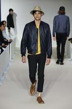 アニエスベー オム 2017年春夏コレクション - 夏のビーチで、リラクシングな1日を｜写真28