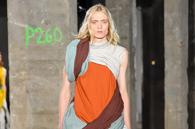 リック・オウエンス 17年春夏メンズコレクション - 漲る力は、テキスタイルの上でうねりとなり現れる