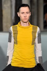 リック・オウエンス 17年春夏メンズコレクション - 漲る力は、テキスタイルの上でうねりとなり現れる｜写真41