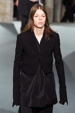 リック・オウエンス 17年春夏メンズコレクション - 漲る力は、テキスタイルの上でうねりとなり現れる｜写真47