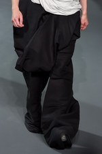 リック・オウエンス 17年春夏メンズコレクション - 漲る力は、テキスタイルの上でうねりとなり現れる｜写真50