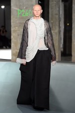 リック・オウエンス 17年春夏メンズコレクション - 漲る力は、テキスタイルの上でうねりとなり現れる｜写真57