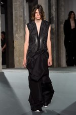 リック・オウエンス 17年春夏メンズコレクション - 漲る力は、テキスタイルの上でうねりとなり現れる｜写真63