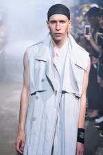 ユリウス 2017年春夏コレクション - 長短の組み合わせで見せるストリートモードスタイル｜写真2