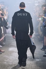 ユリウス 2017年春夏コレクション - 長短の組み合わせで見せるストリートモードスタイル｜写真9