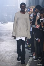 ユリウス 2017年春夏コレクション - 長短の組み合わせで見せるストリートモードスタイル｜写真13