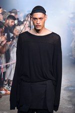 ユリウス 2017年春夏コレクション - 長短の組み合わせで見せるストリートモードスタイル｜写真25